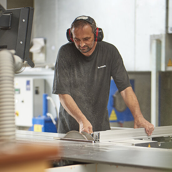 Mitarbeiter in der Manufaktur in Echzell