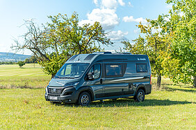 a strada Avanti L: Außenaufnahme Front Fahrerseite, 300 dpi